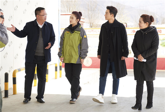 黄轩西藏扶贫“回到拉萨” 星光行动收获满满