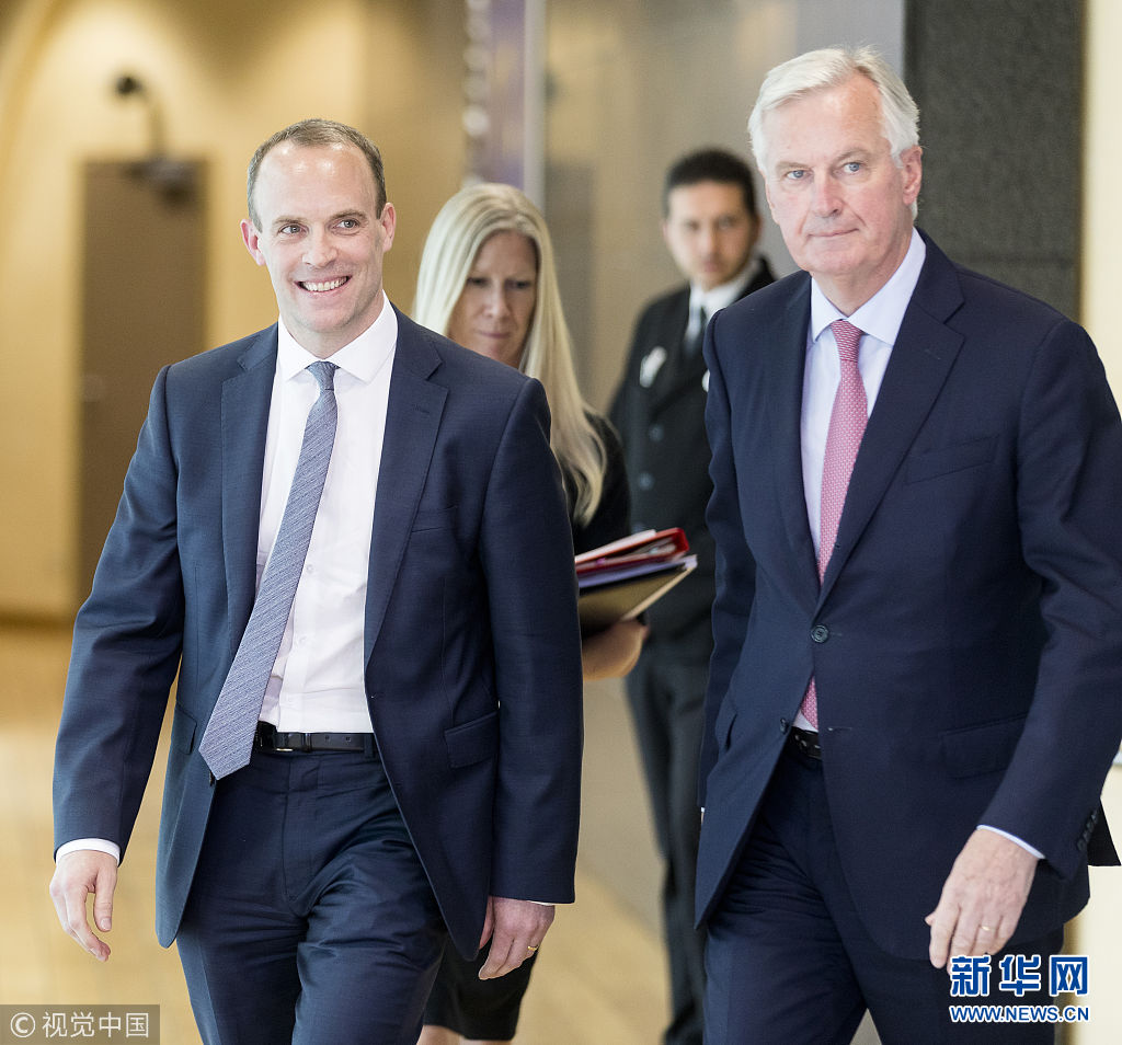 英国新任脱欧事务大臣会见欧盟首席脱欧谈判官