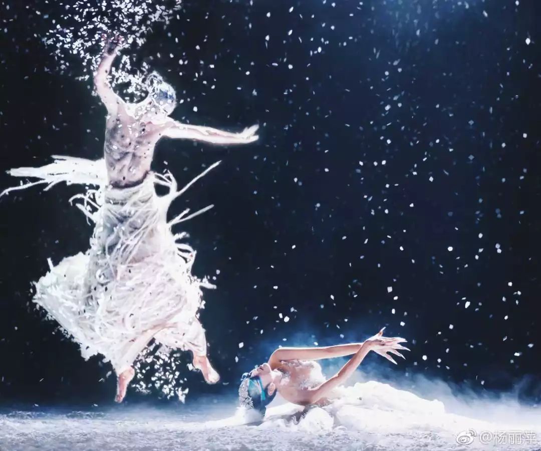 60岁不婚无子 腰身纤细如少女 她还建了个月亮