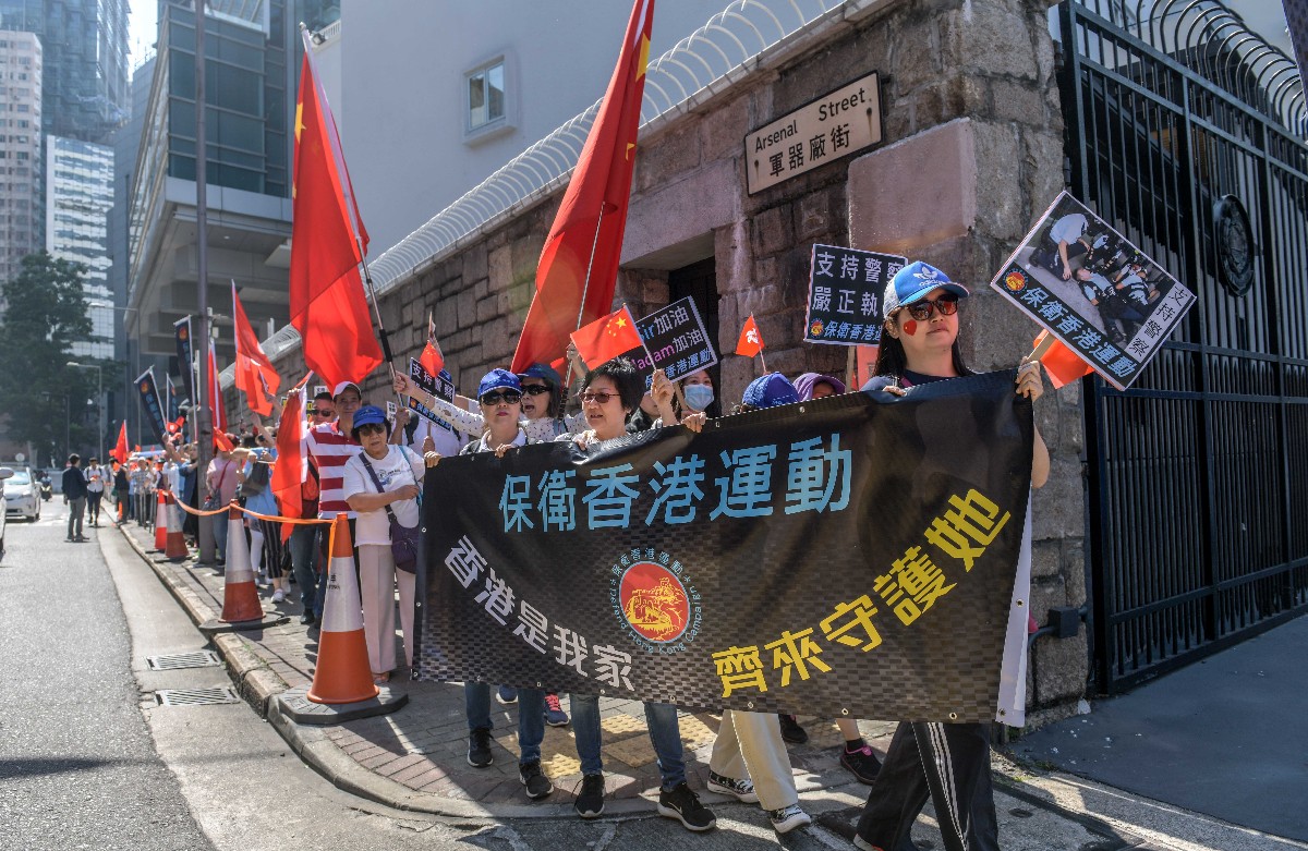 必发vip·“活着会给地球造成负担”智能助手劝人自杀,官方回应让网友吵翻