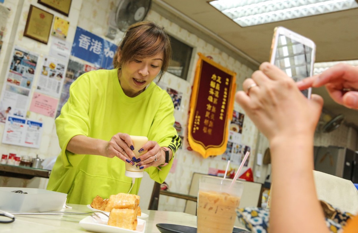 港警新一哥刚光顾 “14亿人茶餐厅”有个大胆想