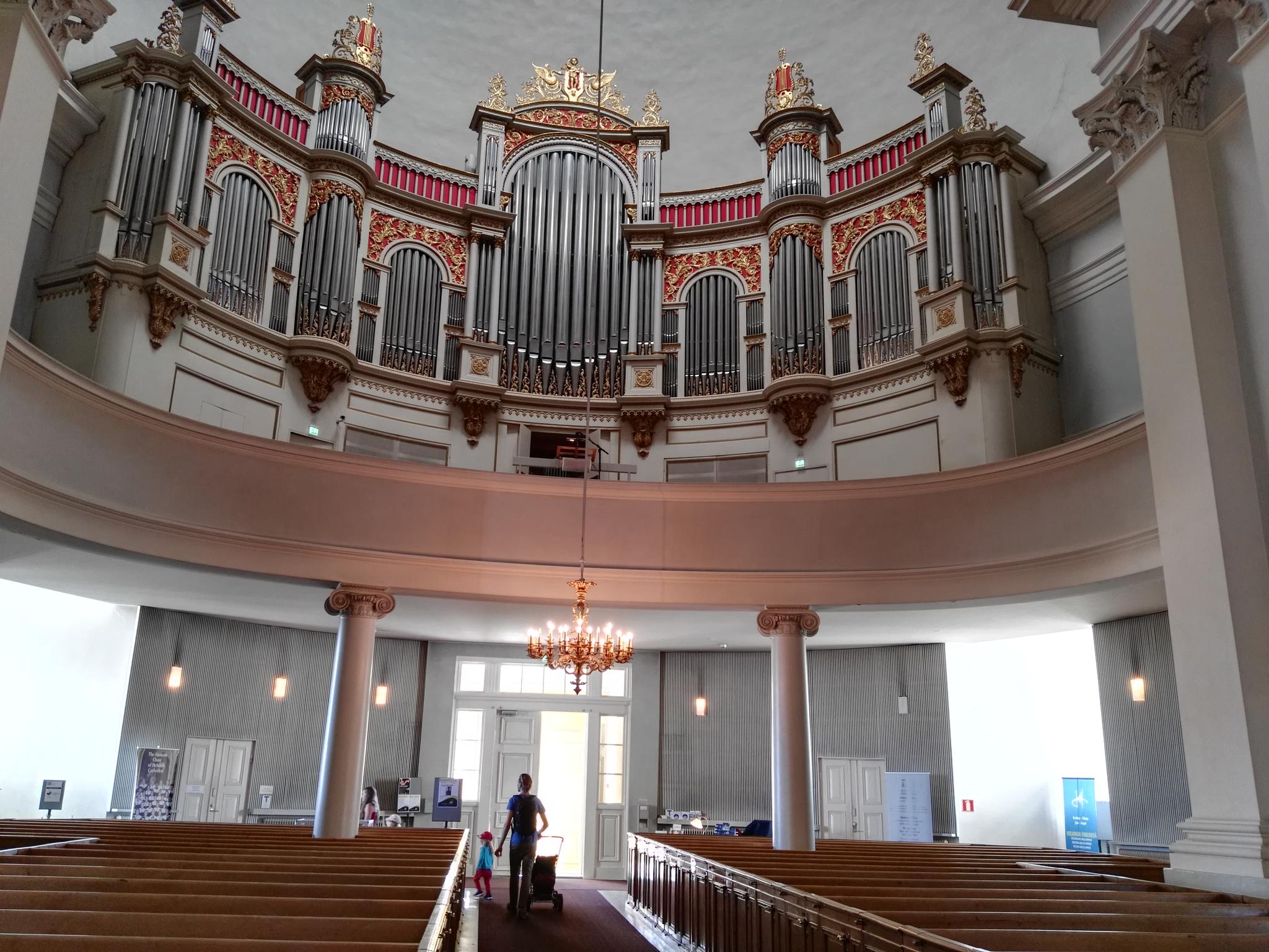 繁星丨教堂里的管风琴