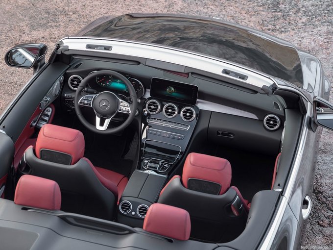 奔驰发布新款C级轿跑/敞篷版 换搭1.5T发动机