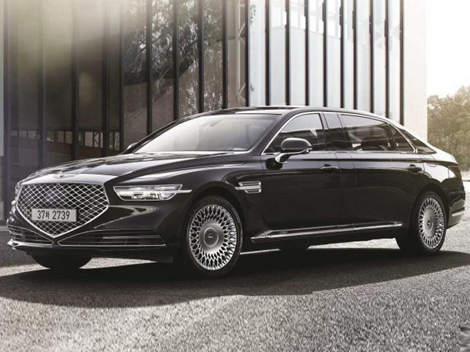 最豪华的韩国车，后排空间特别大，可以做很多事情