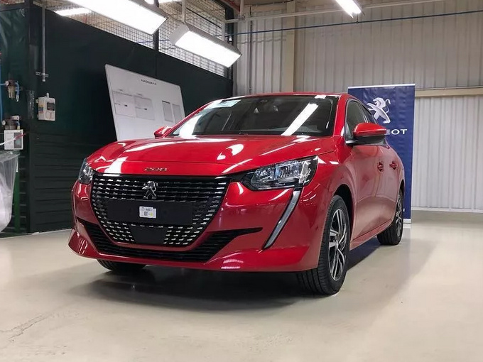 标致小号“全新508”街拍，无框车门+狮爪尾灯，即将入华销售