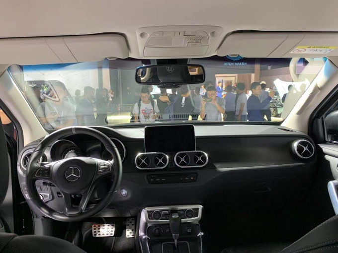 全球首款奔驰巴博斯皮卡细节全曝光