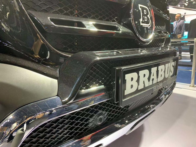 全球首款奔驰巴博斯皮卡细节全曝光