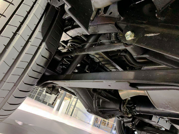 全球首款奔驰巴博斯皮卡细节全曝光