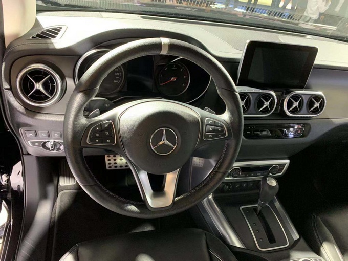 全球首款奔驰巴博斯皮卡细节全曝光