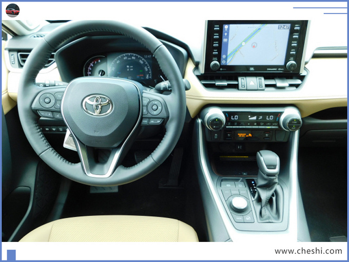 丰田全新RAV4到店!月底就能买,尺寸比奇骏大,20万还带四驱