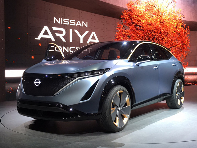 日产Ariya概念车实拍，大溜背+贯穿尾灯，看完内饰奔驰都说好