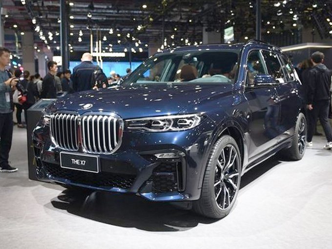 宝马新款X7资料曝光，增多项配置，入门版配6座，但价格扎心了