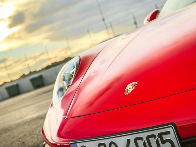 保时捷新911，增手动挡车型，不用选装，免费送这功能，是真香！