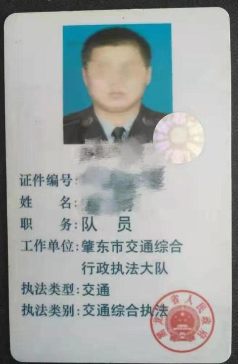 美女河网上娱乐娱乐在线,会给求职加分?你愿意花180元拍证件照吗?