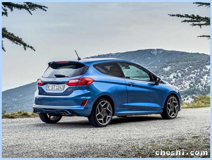 福特全新嘉年华实拍,1.0T油耗仅4.7L,10万还考虑大众Polo吗?