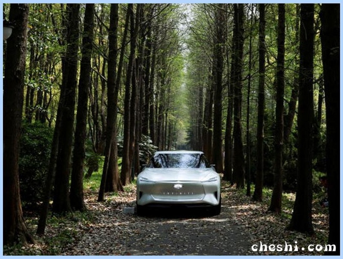 特斯拉迎劲敌！英菲尼迪首款纯电动车曝光，国内投产上市