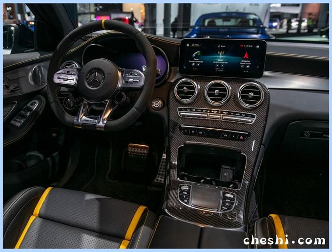 号称“最快”SUV!奔驰全新GLC 63亮相,买它比奥迪SQ5合适