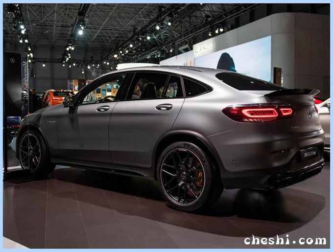 号称“最快”SUV!奔驰全新GLC 63亮相,买它比奥迪SQ5合适