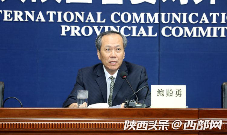 铜川市人口网_...主题卡在陕西省铜川市宜君县发布.这是银行工作人员在展示乡