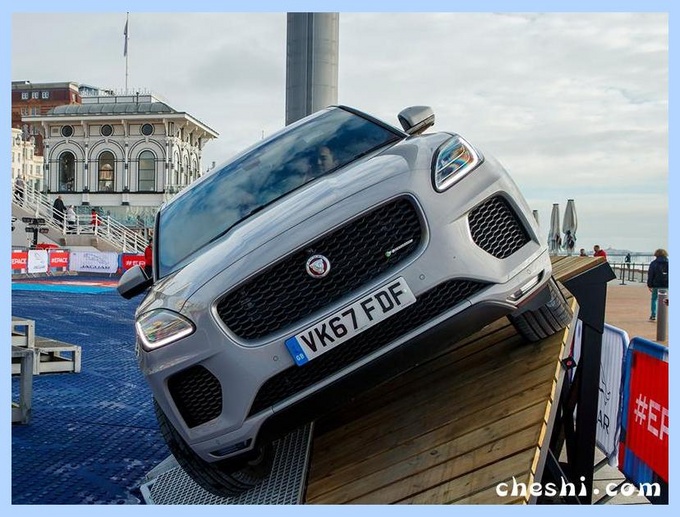 英式豪华SUV，搭2.0T引擎还送免费Wi-Fi，奔驰宝马：学习了！