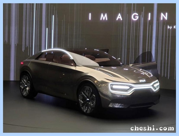 超科幻！起亚全新纯电SUV亮相，居然内置21部“手机”？