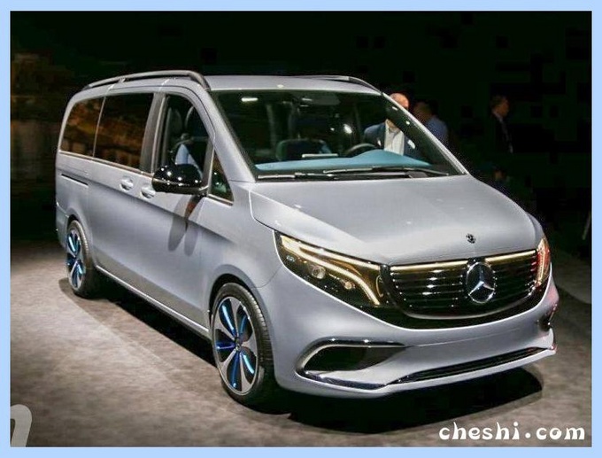 奔驰放大招！这款新车能坐八个人，开起来还不用耗油！