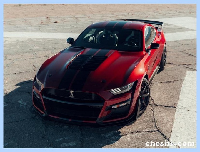 美系“超强”性能跑车迎换新！配备大尺寸尾翼，动力赶超兰博基尼