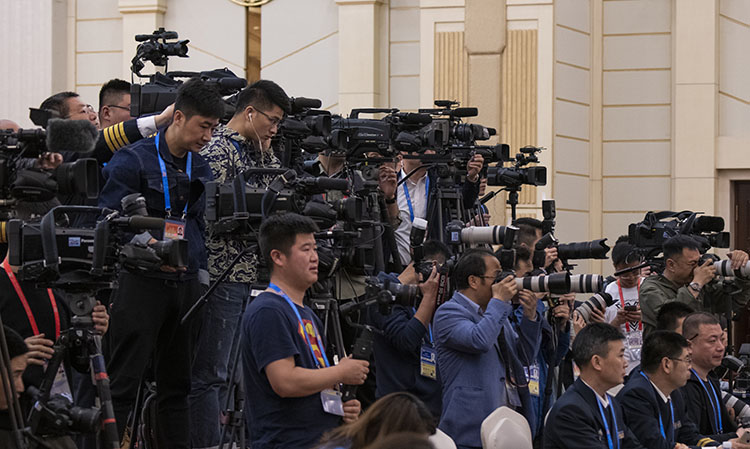 中国人民解放军海军70周年活动首场新闻发布会举行