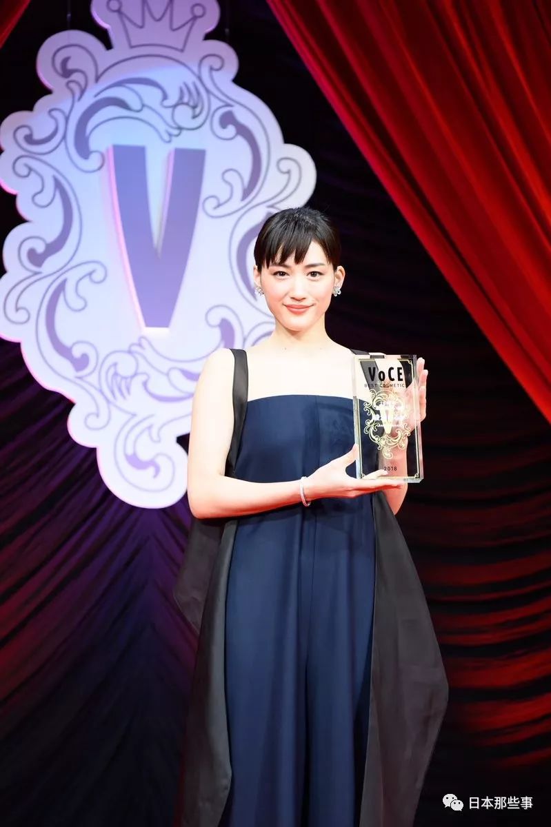 她脸型都有硬伤 为什么还能被选上日本最美女性