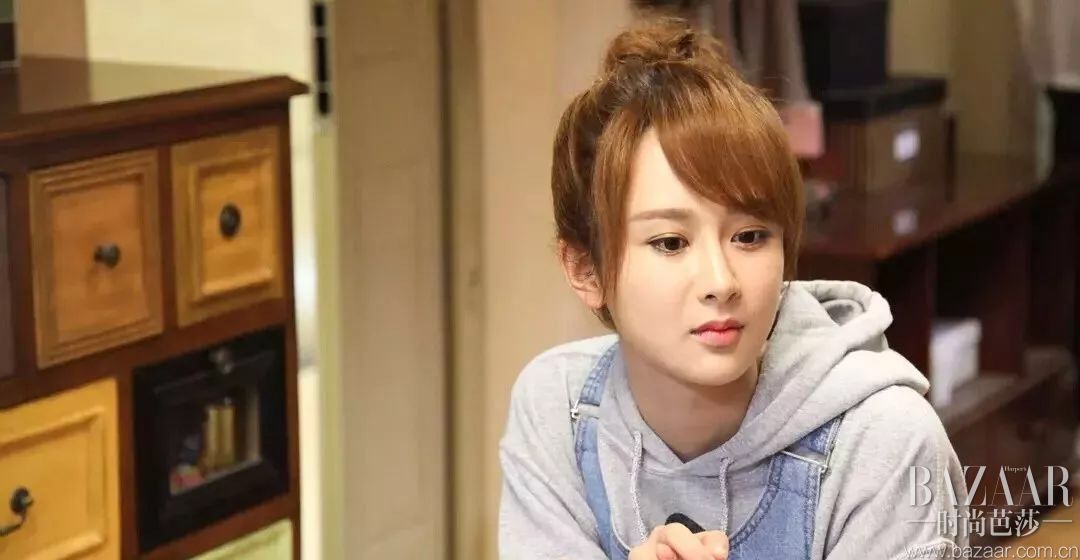 穿过杨紫头发的我的手,顺滑得让人想暴走!