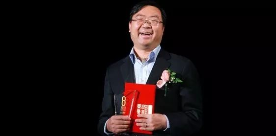 昔日400亿江西首富彭小峰被通缉 竟是倒在了P