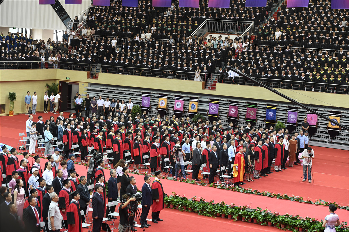 兰州大学举行2018届典礼毕业初中暨学位授予读后感1000字学生大全图片