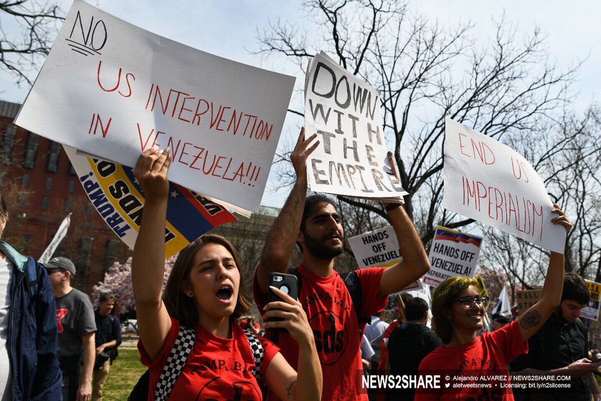 【蜗牛棋牌】华盛顿数百人走上街头游行 反对美国干预委内瑞拉