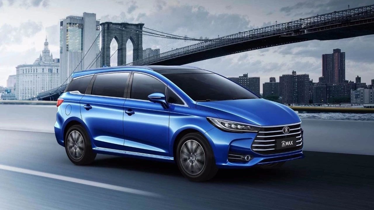 本田雅阁年轻运动，起亚智跑成熟稳重，你没看错丨新车周报