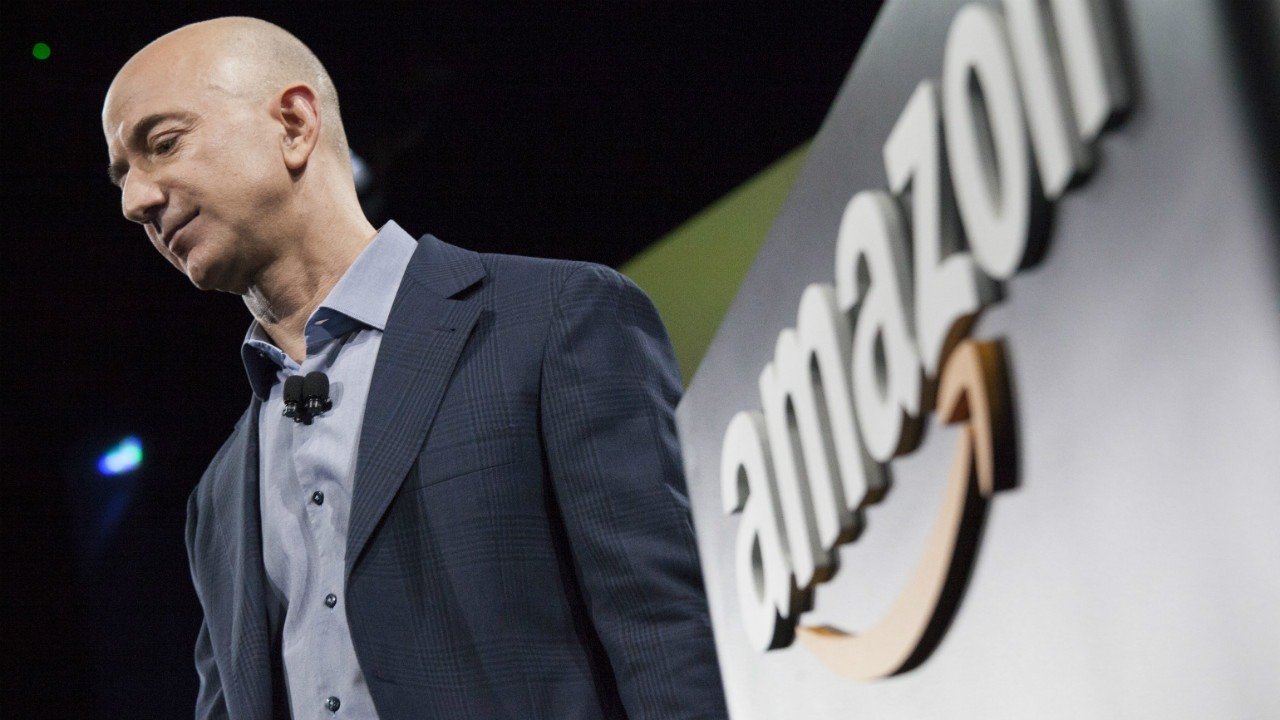 亚马逊公司市值突破一万亿美元