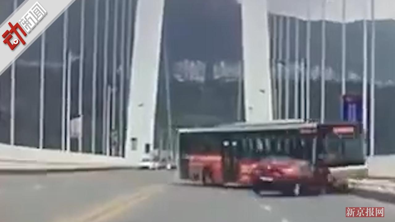 正面撞击视频曝光!重庆坠江公交15人失联 司机