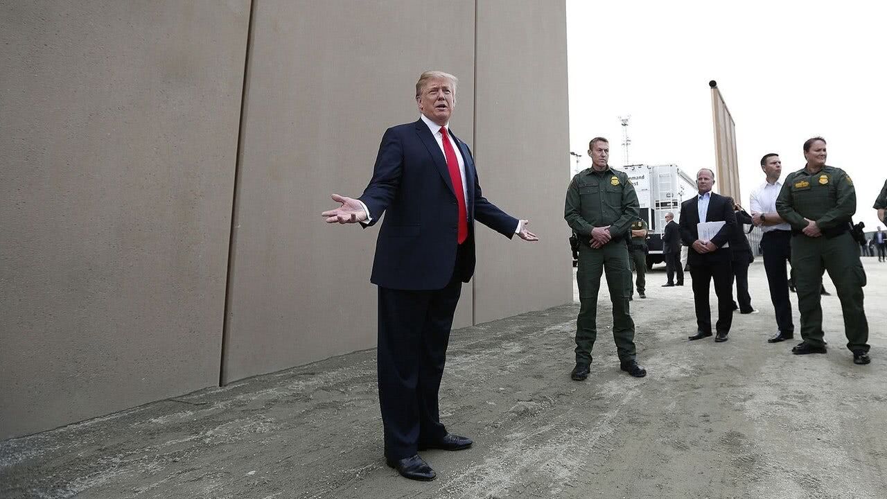 特朗普会为了墙宣布进入紧急状态?彭斯:他还没