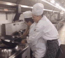 我拿你当宠物你却想上我 动图 你这是龟口夺食啊!