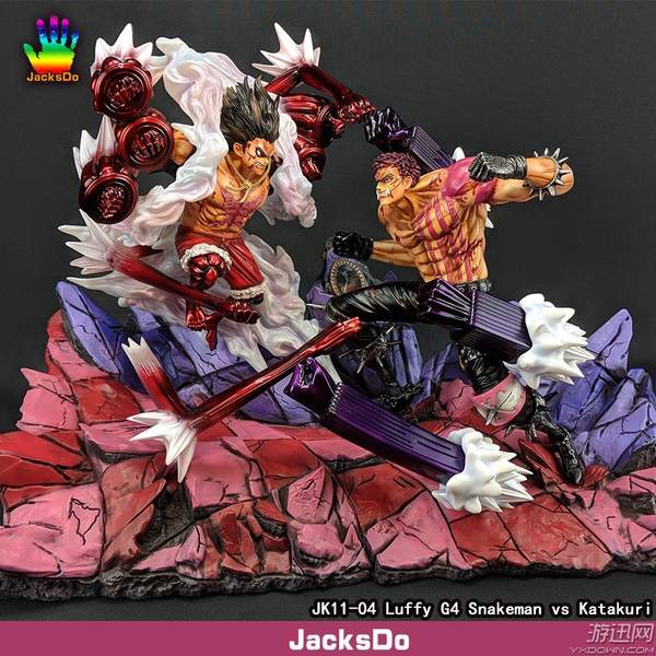 《海贼王》路飞VS卡二战斗雕像公布 对战场景完美还原