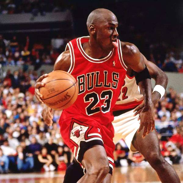 科比风衣_科比穿风衣入场(3)