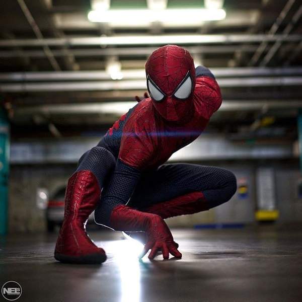 《漫威蜘蛛侠》小虫Cos集锦 好逗比的蜘蛛警察!(图)