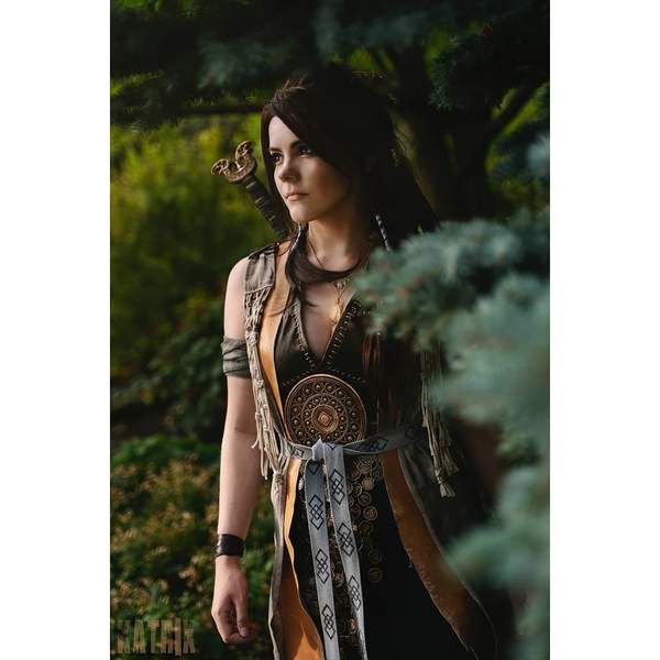 《战神4》芙蕾雅Cosplay 惟妙惟肖,完美还原丛林女巫