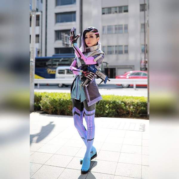 岛国小姐姐COS《守望先锋》黑影 造型还原,酷似邓紫棋