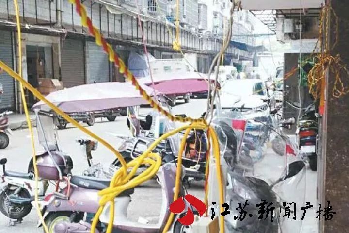 她花80万买的特斯拉,被物业当无照电瓶车“整治”