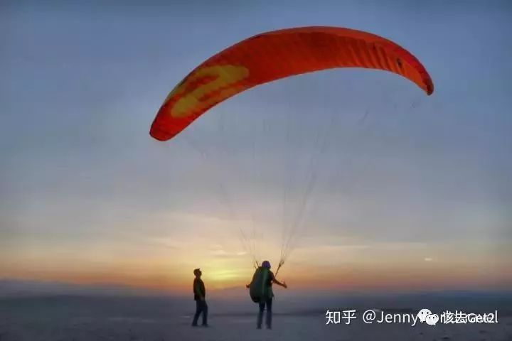 她向老板请了一年假,背着滑翔伞在天上环球旅行 ∣ 该去 · 游