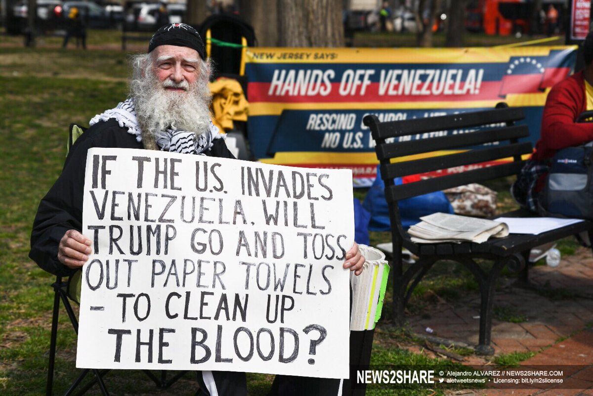 【蜗牛棋牌】华盛顿数百人走上街头游行 反对美国干预委内瑞拉