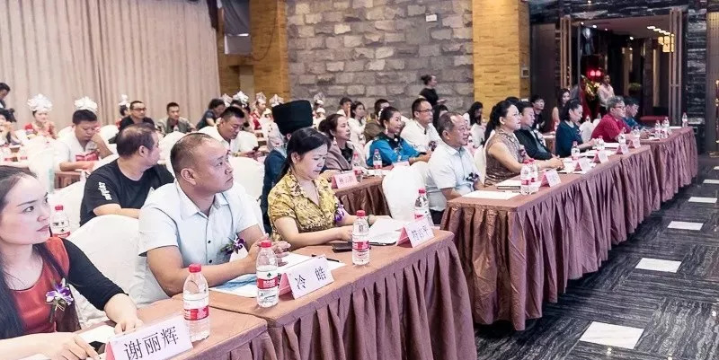 院线电影《逆流前行》在吉首举行开机发布会,