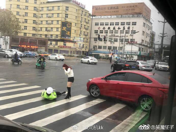 求别下雨了都晒不干内裤了 轻松一刻2月22日晚间版