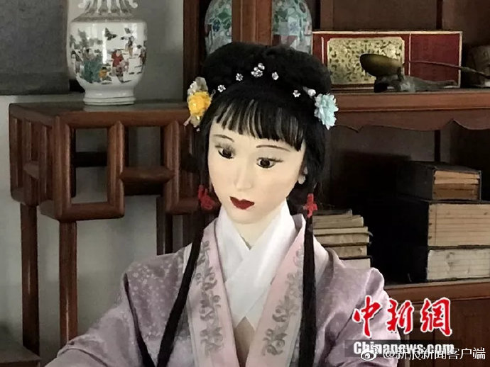 假扮医生就为了一顿饭? 每日轻松一刻3月10日周末版