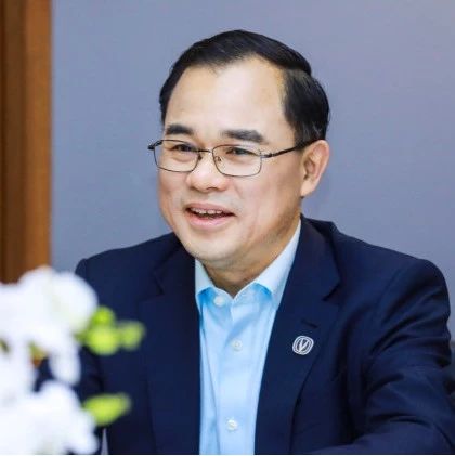 全球竞争需同一起跑线 朱华荣：攻克海外市场势在必行